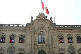 Banderas en Palacio