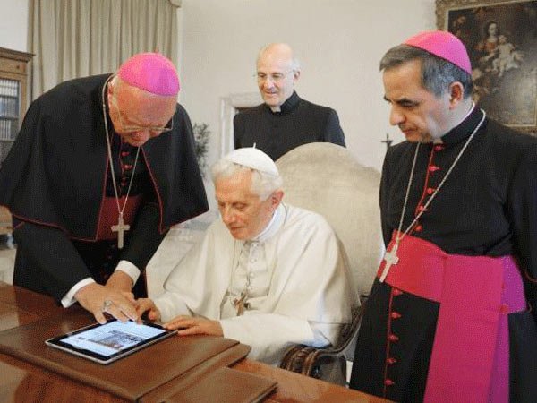 Benedicto XVI tiene una cuenta en la red social Twitter