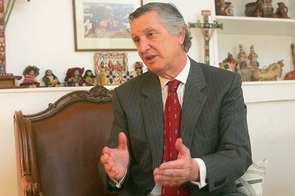 Embajador Carlos Pareja (Emol)