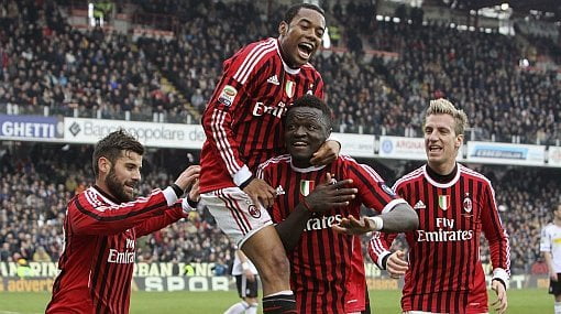 Muntari celebra uno de los goles del triunfo del AC Milan