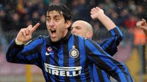 Diego Milito fue protagonista en la fecha adelantada del calcio tras anotar 4 goles