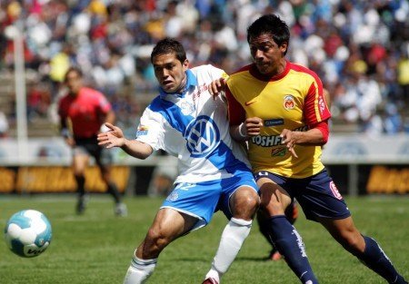 Morelia derrotó 2-1 al Puebla y es uno de los líderes del fútbol mexicano