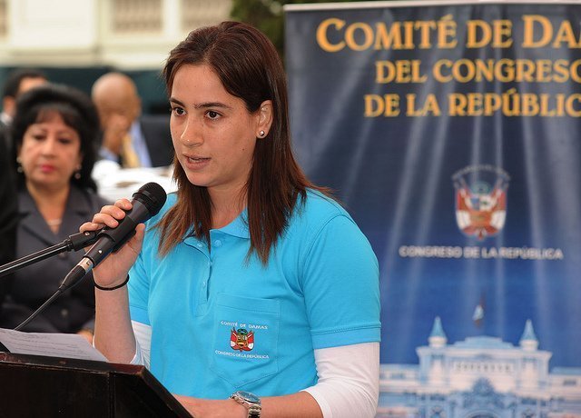 Ximena Abugattás presidente el Comité de Damas del Congreso