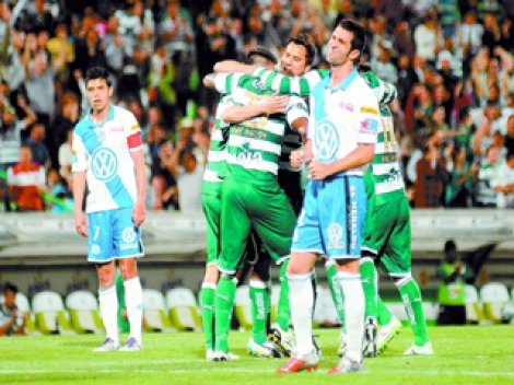 Santos Laguna volvió al primer lugar del campeonato mexicano de fútbol