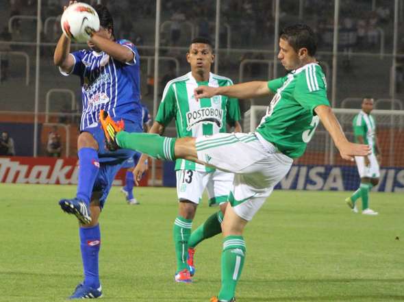 En un encuentro disputado,Godoy Cruz y Nacional de Medellín igualaron 4-4