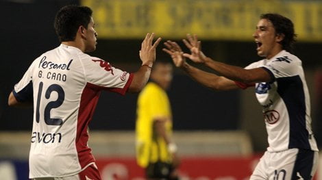 Nacional de Paraguay celebró su primer triunfo en la Copa Libertadores 2012