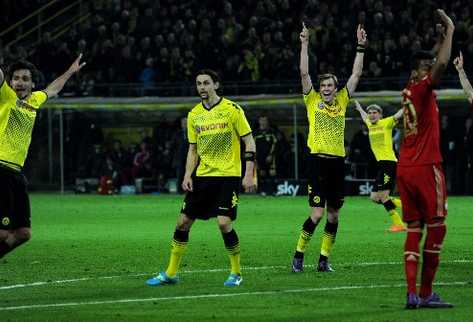 Borussia Dortmund superó 1-0 al Bayern Munich y está a un paso de repetir el título