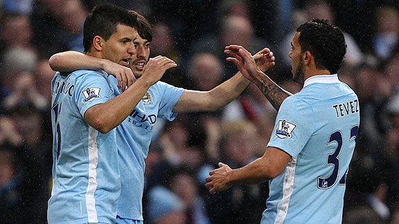 Agüero (2), Tévez y Silva anotaron ante el West Bromwich. City se pone a 5 puntos del Manchester United