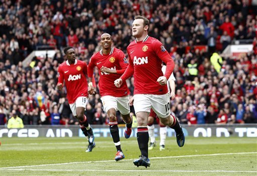 Manchester United goleó 4-0 al Aston Villa y mantiene la diferencia de cinco puntos sobre el City