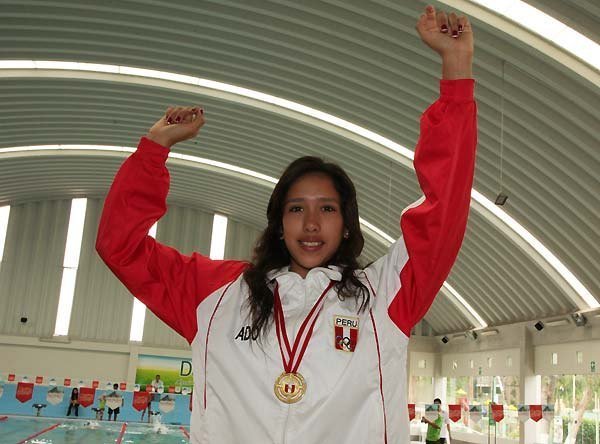 La nadadora peruana Andrea Cedrón participará en los JJ.OO Londres 2012