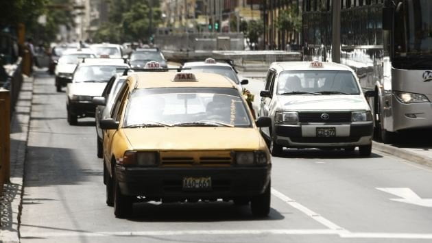 Taxis antiguos con las horas contadas