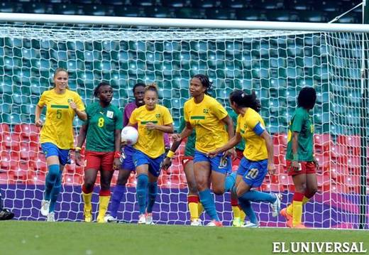 La selección brasilera de fútbol femenino goleó 5-0 a Camerún en su debut olímpico