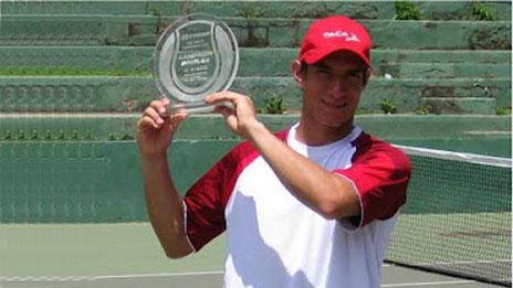 Mauricio Echazú derrotó al ecuatoriano Julio César Campozano adjudicándose al título del Torneo Futuro Ecuador F3 desarrollado en la ciudad de Quito