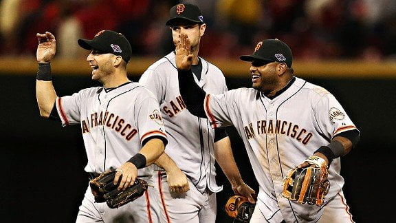 Los Gigantes de San Francisco mantienen chances de disputar la Serie de Campeonato al derrotar a los Reds de Cincinnatti.