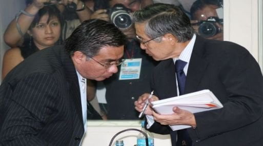 Alberto Fujimori y su abogado César Nakasaki