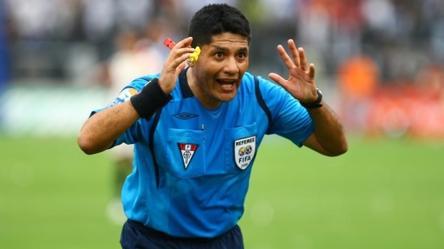 El Víctor Hugo Rivera será el referí del partido que abra la fecha 10, entre Bolivia y Uruguay