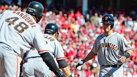 Buster Posey conectó un jonrón con casa llena, lo que prácticamente significó la clasificación de los Gigantes de San Francisco a la disputa por la Serie de Campeonato