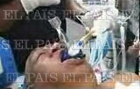 Supuesta foto de Hugo Chávez publicada por el diario El País