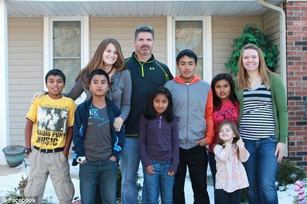 Scott y Sterling Lauren con sus hijos Yhonson, Gerson, Betsi, Joel y Sibila