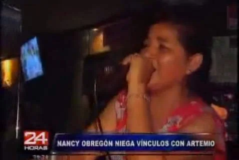 Nancy Obregón desde un karaoke (Captura: 24 horas)