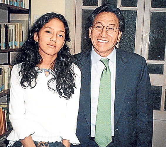 Zaraí Toledo y su padre Alejandro Toledo, una de las pocas fotos existentes (Diario Correo)