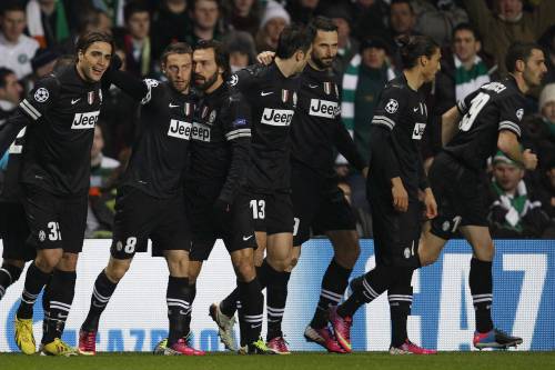 Juventus de Italia está con pie y medio en la próxima fase de la Champions League tras derrotar 3-0 al Celtic en Glasgow