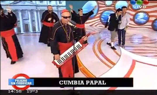 Argentinos crean “la cumbia papal” y hacen mofa de Brasileros (VIDEO)