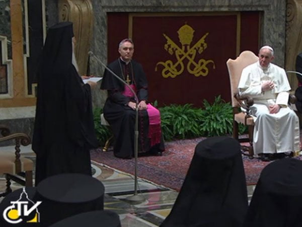 Histórico: El Papa Francisco recibe a líder de Iglesia Ortodoxa