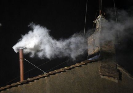 Humo blanco en el Vaticano