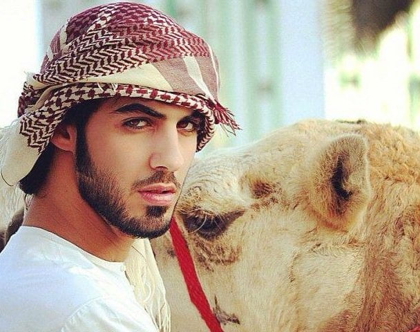 Árabe expulsado por ser muy guapo: "Las amo a todas"