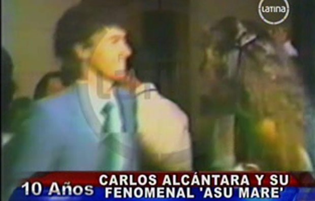 Asu Mare: Carlos Alcántara en inédito video de fiesta en 1984