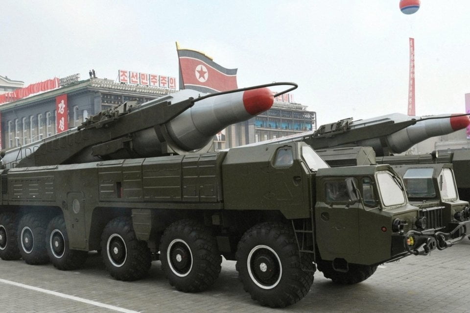 Corea del Norte traslada segundo misil a zona militar