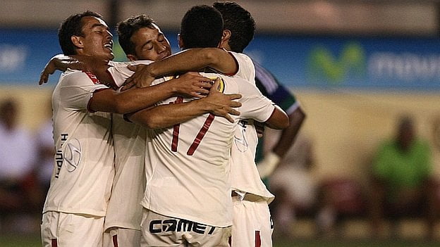 Universitario alcanzó la punta del torneo descentralizado de fútbol.