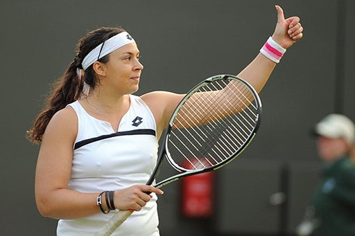 La aguerrida tenista francesa Marion Bartoli sigue firme en Wimbledon.