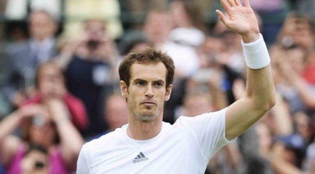 Murray mantiene vivo el sueño de los ingleses en Wimbledon.