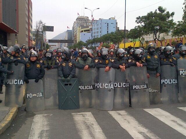 Gremios y colectivo #TomaLaCalle inician protestas en Lima