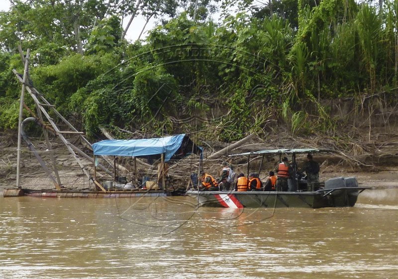 Incautan armamento y municiones a narcoterroristas en Iquitos