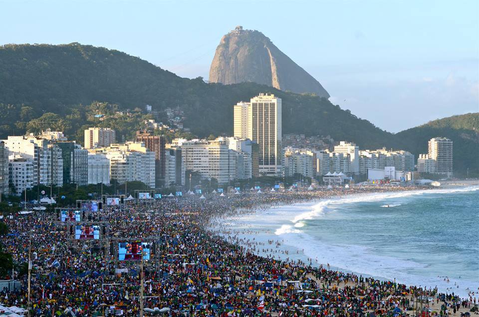 En Vivo: El Papa Francisco en Copacabana y ante millones de fieles