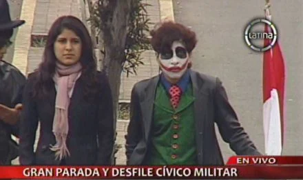 'Guasón' intentó subir al estrado oficial en la Parada Militar (Video)