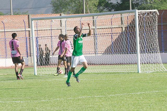 Los Caimanes continúan como punteros de la segunda división y luchan el ascenso con tres equipos más.