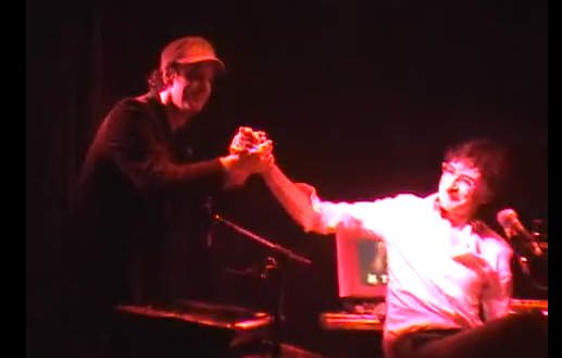 (Fuente: TvDelia y planetauniversalmund ) Video inédito de Gustavo Cerati y Charly García: "Pasajera en trance"
