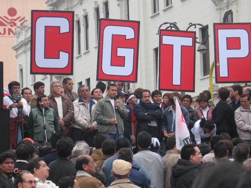 Dirigentes de la CGTP y Mario Huamán participarían en política