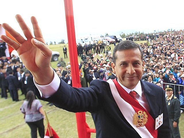 Ollanta Humala pide enfrentar agresividad de peruanos al conducir vehículos