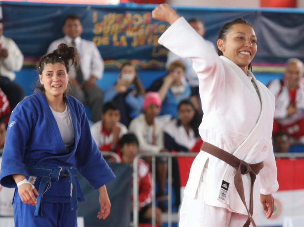 Valentine Paire-Ficout celebró con mucha emoción la obtención de la medalla de oro en judo.