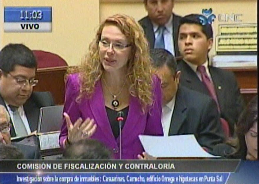 Eliane Karp arremete contra fujimoristas y apristas en Fiscalización