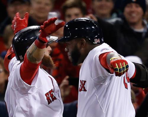 Entre Mike Napoli y David Ortiz generaron seis carreras (sumados sus respectivos remolques)  para darle la primera victoria en la Serie Mundial 2013 a los Medias Rojas de Boston.