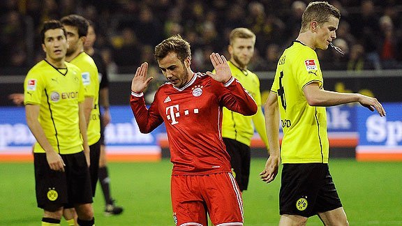 Götze pide disculpas a su ex equipo al marcar el primer gol de la victoria del Bayern Munich.