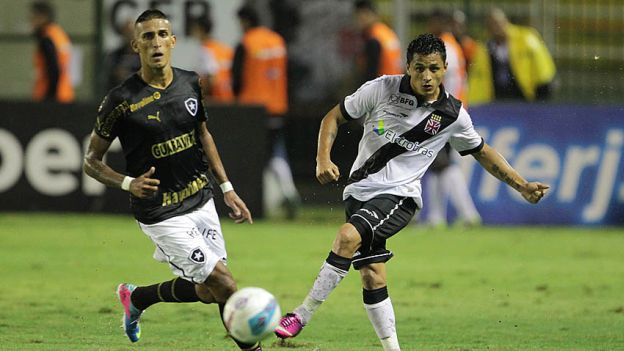 Con Yotún, Vasco debe derrotar al Santos para salir de la zona de descenso.