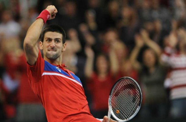 Djokovic ganó el primer punto para Serbia en la final de la Copa Davis.