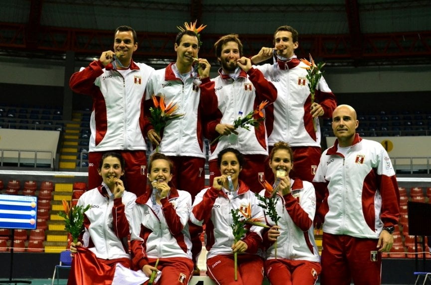 El equipo de Bádminton peruana logró subirse a lo más alto del podio en los Bolivarianos.